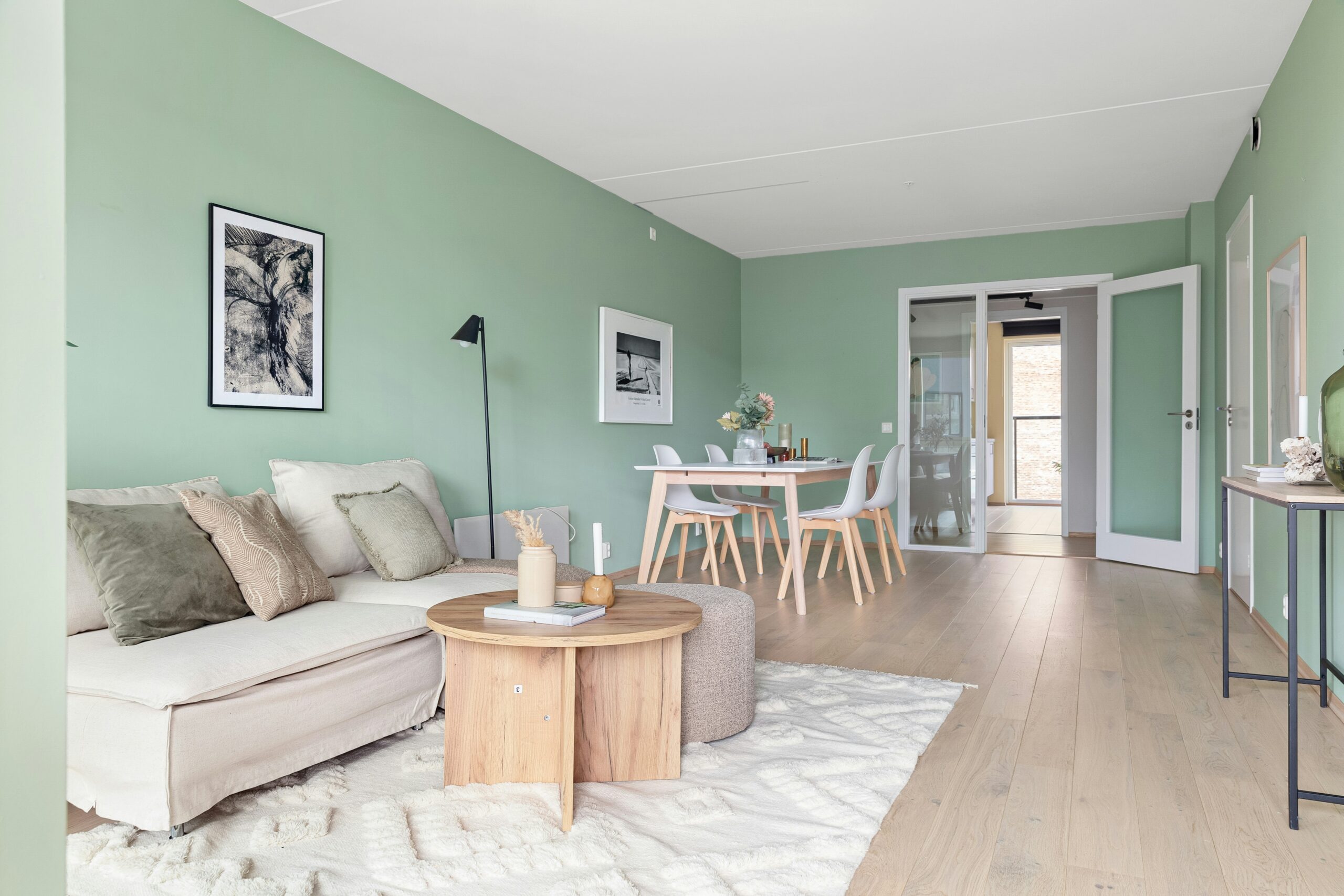 Wohnzimmer in sommerlich frischem Mint-Ton